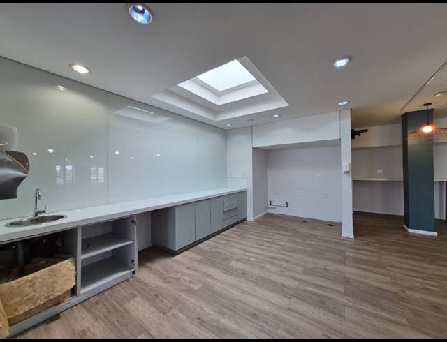 902M² OFFICE TO LET IN ILLOVO